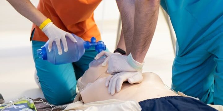 Успішна серцево-легенева реанімація з дефібриляцією в кабінеті сімейного лікаря!
